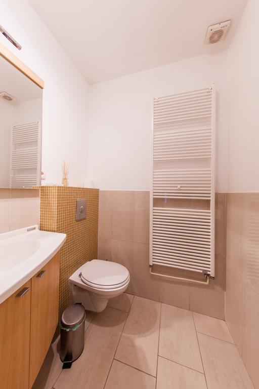 Mansard Apartment Antonovicha 4 Kijev Kültér fotó