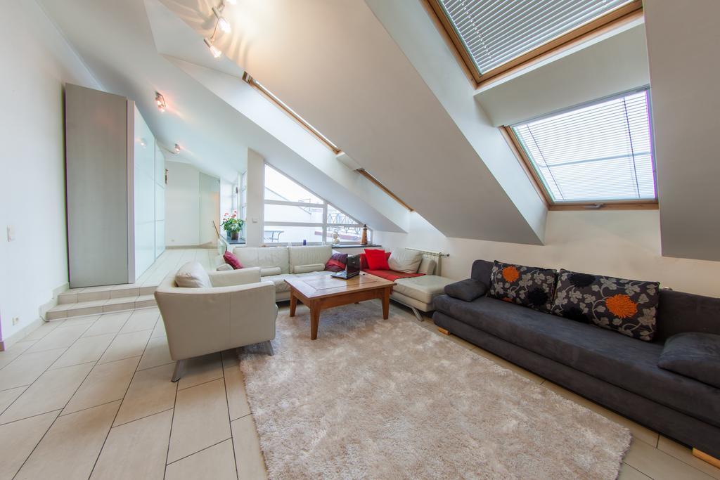 Mansard Apartment Antonovicha 4 Kijev Kültér fotó