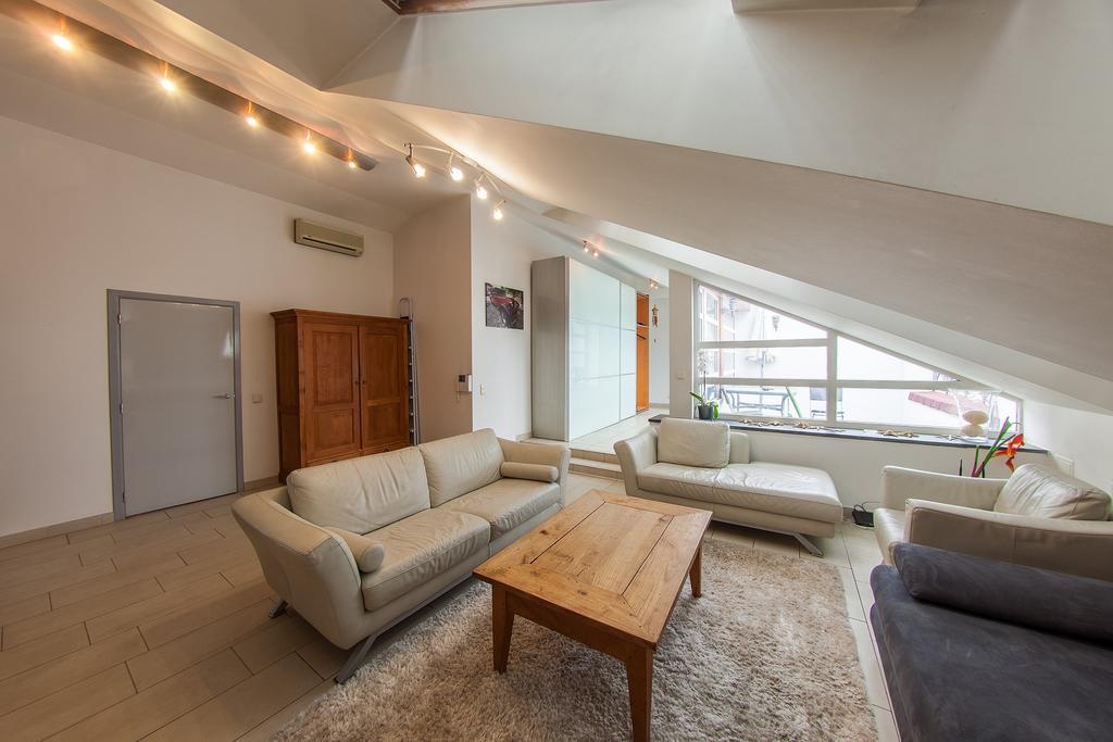 Mansard Apartment Antonovicha 4 Kijev Kültér fotó