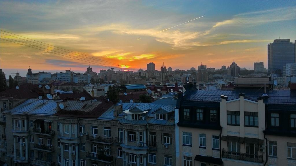 Mansard Apartment Antonovicha 4 Kijev Kültér fotó